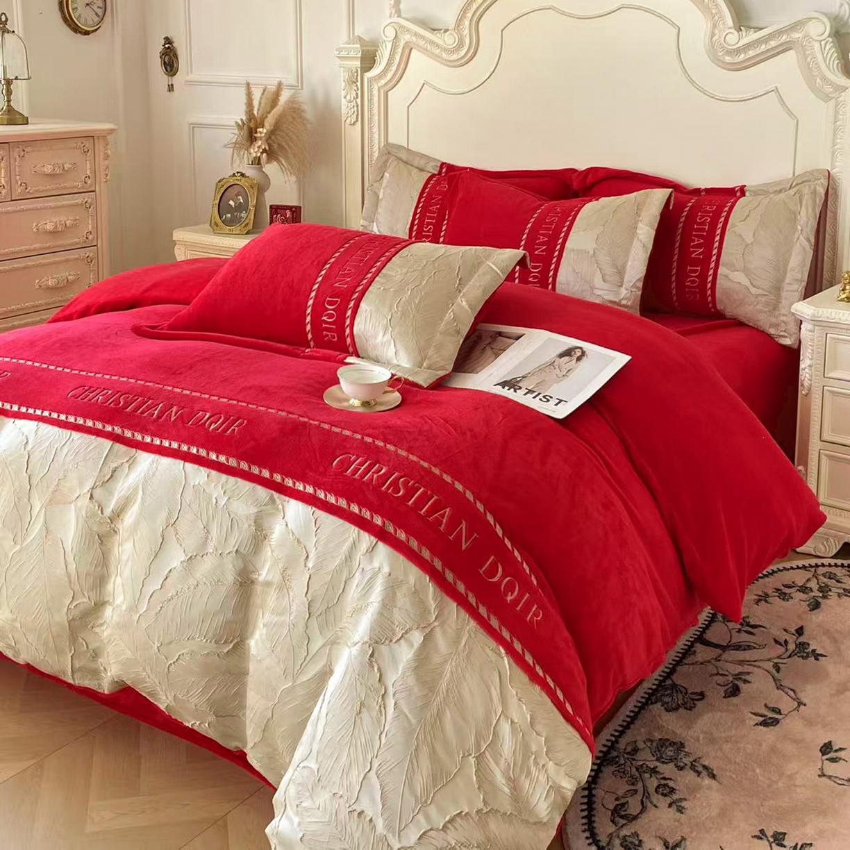 91家纺网 家纺一手货源 找家纺 置顶家纺 2025新款轻奢牛奶绒拼接刺绣四件套-罗密欧 罗密欧牛奶绒-大红