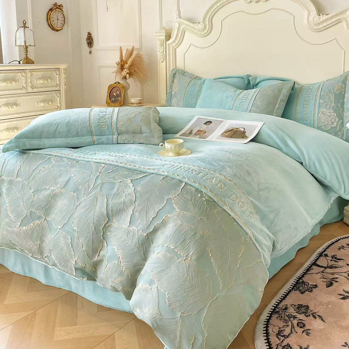 91家纺网 家纺一手货源 找家纺 置顶家纺 2025新款轻奢牛奶绒拼接刺绣四件套-罗密欧 罗密欧牛奶绒-繁星蓝