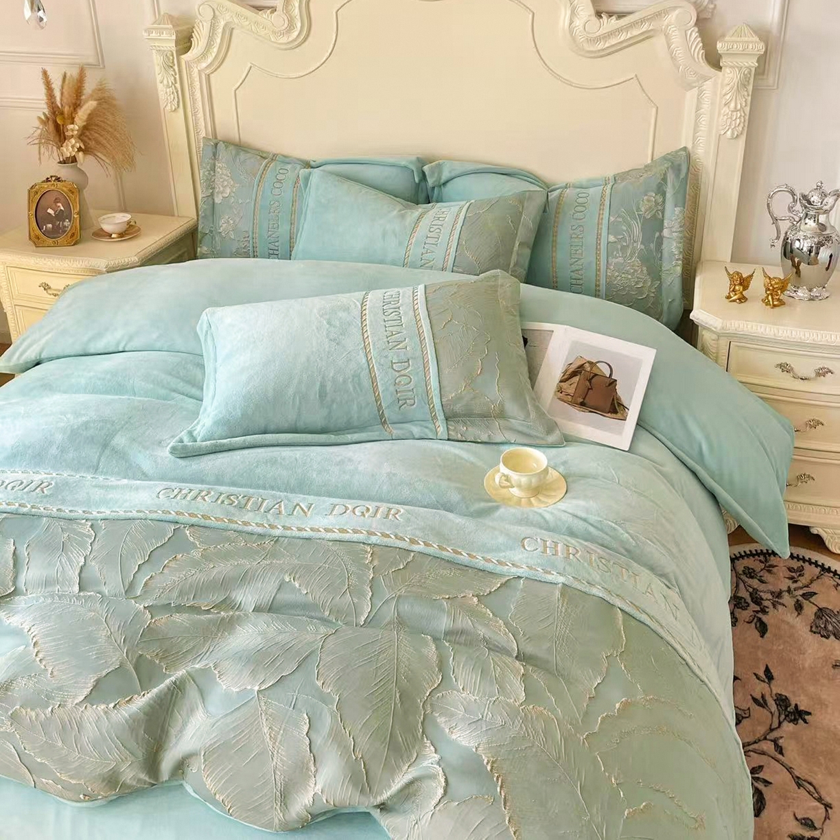 91家纺网 家纺一手货源 找家纺 置顶家纺 2025新款轻奢牛奶绒拼接刺绣四件套-罗密欧 罗密欧牛奶绒-繁星蓝