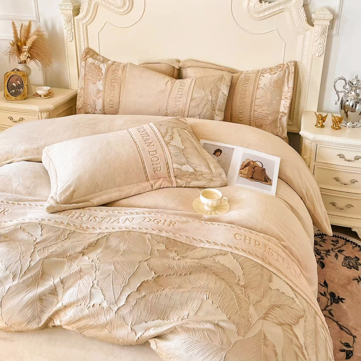 91家纺网 家纺一手货源 找家纺 置顶家纺 2025新款轻奢牛奶绒拼接刺绣四件套-罗密欧 罗密欧牛奶绒-卡其