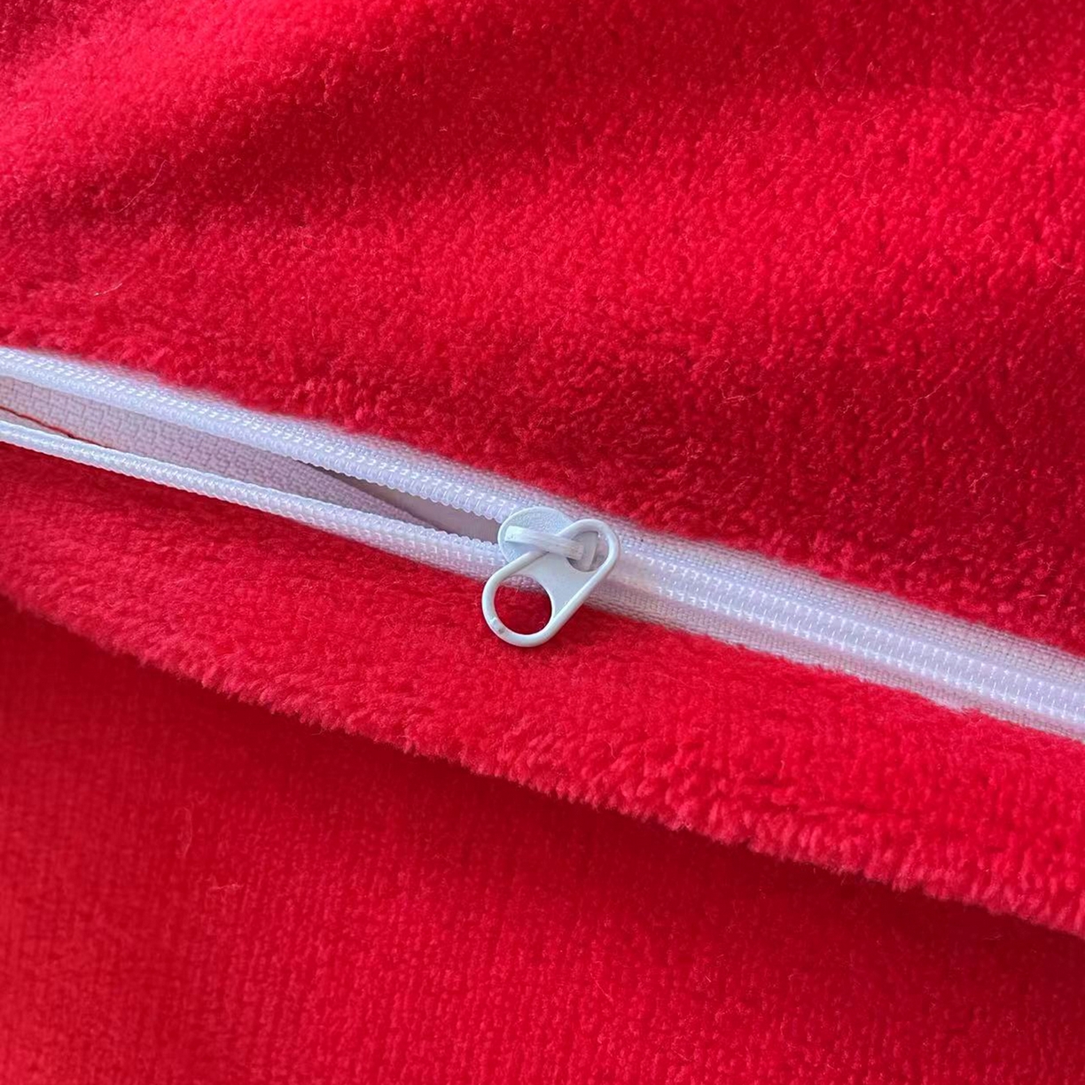 91家纺网 家纺一手货源 找家纺 置顶家纺 2025新款轻奢牛奶绒拼接刺绣四件套-罗密欧 罗密欧牛奶绒-大红