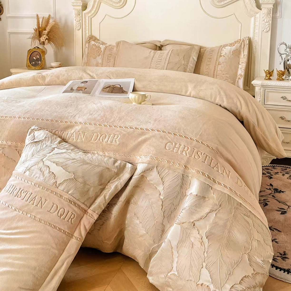 91家纺网 家纺一手货源 找家纺 置顶家纺 2025新款轻奢牛奶绒拼接刺绣四件套-罗密欧 罗密欧牛奶绒-卡其