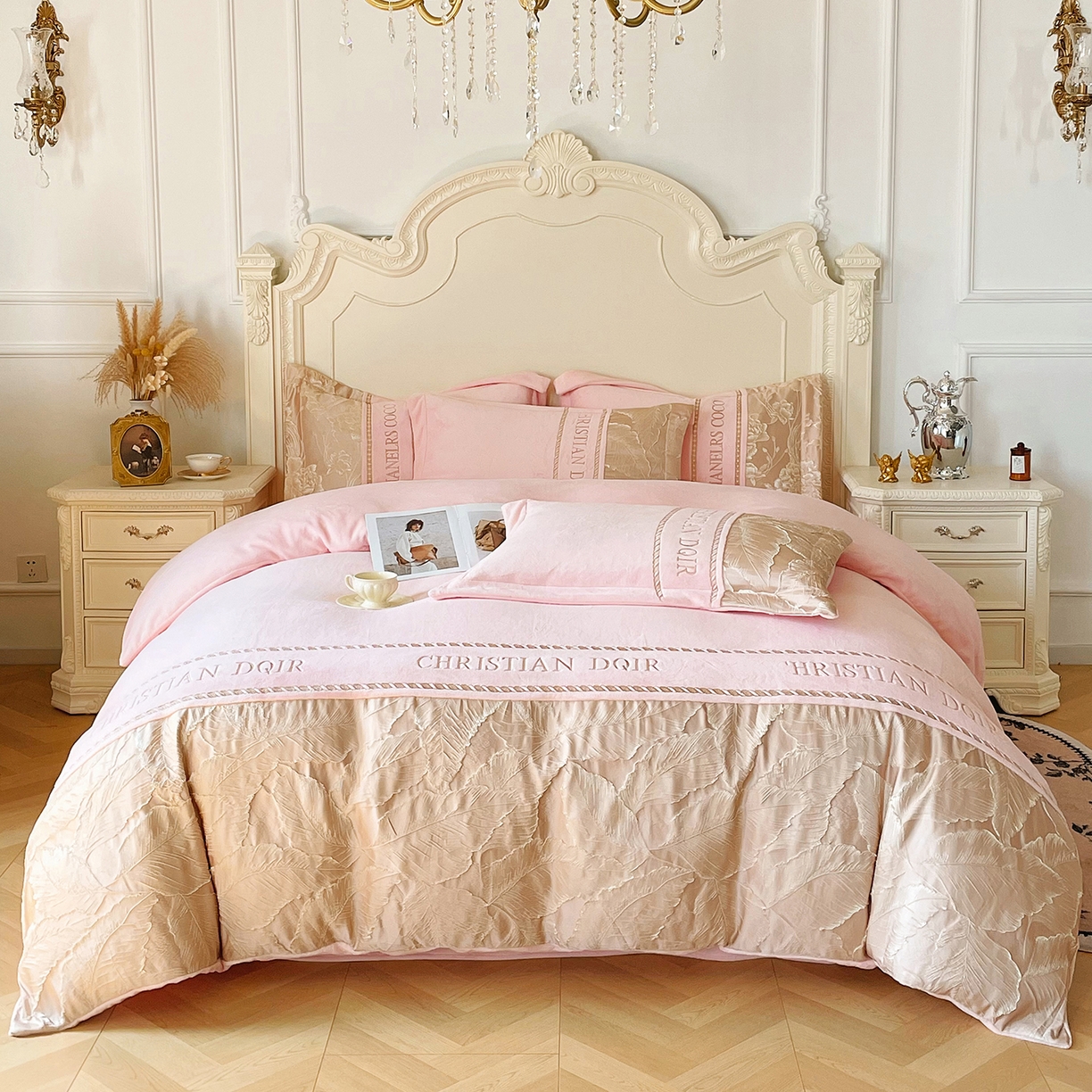 91家纺网 家纺一手货源 找家纺 （总）置顶家纺 2025新款轻奢牛奶绒拼接刺绣四件套-罗密欧