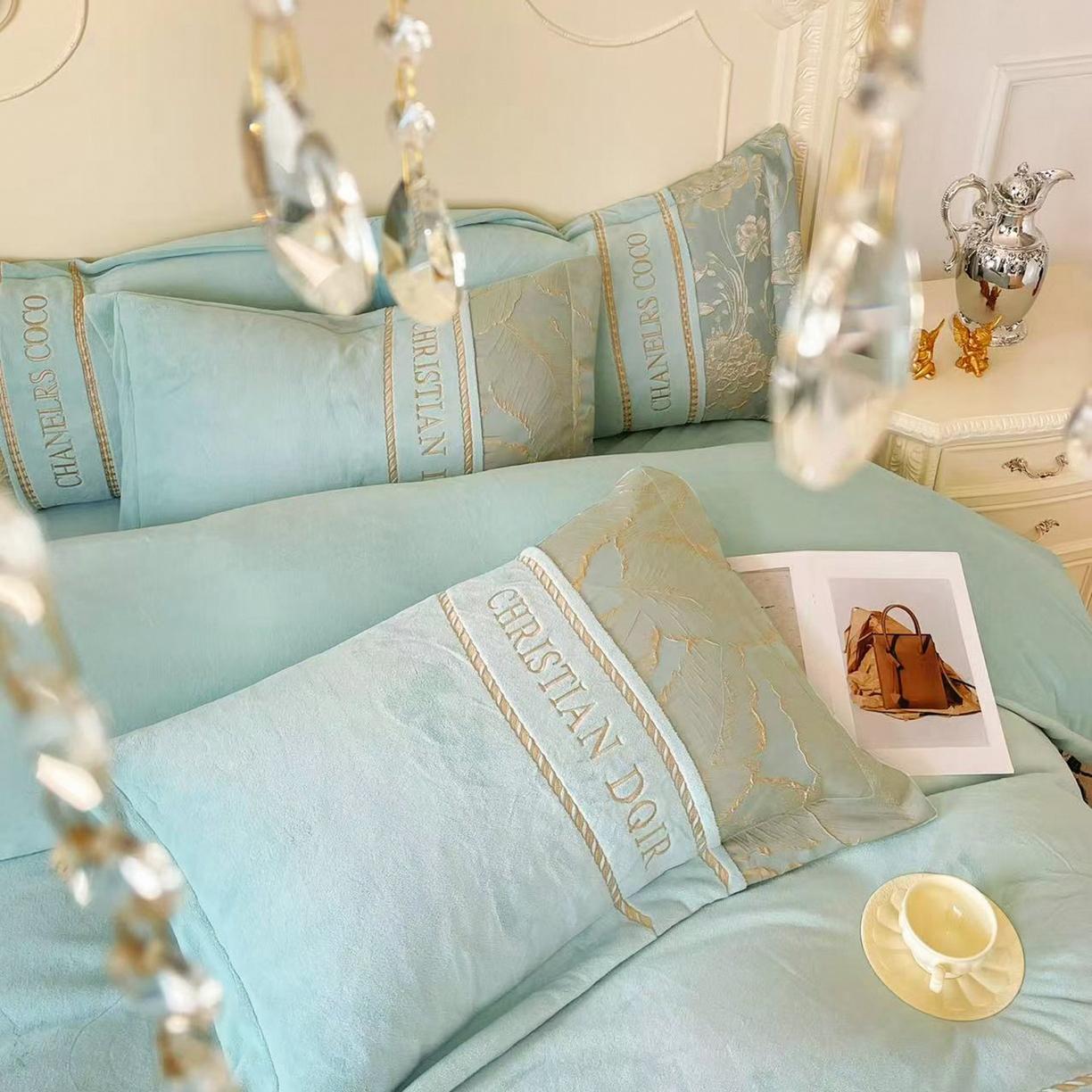 91家纺网 家纺一手货源 找家纺 置顶家纺 2025新款轻奢牛奶绒拼接刺绣四件套-罗密欧 罗密欧牛奶绒-繁星蓝