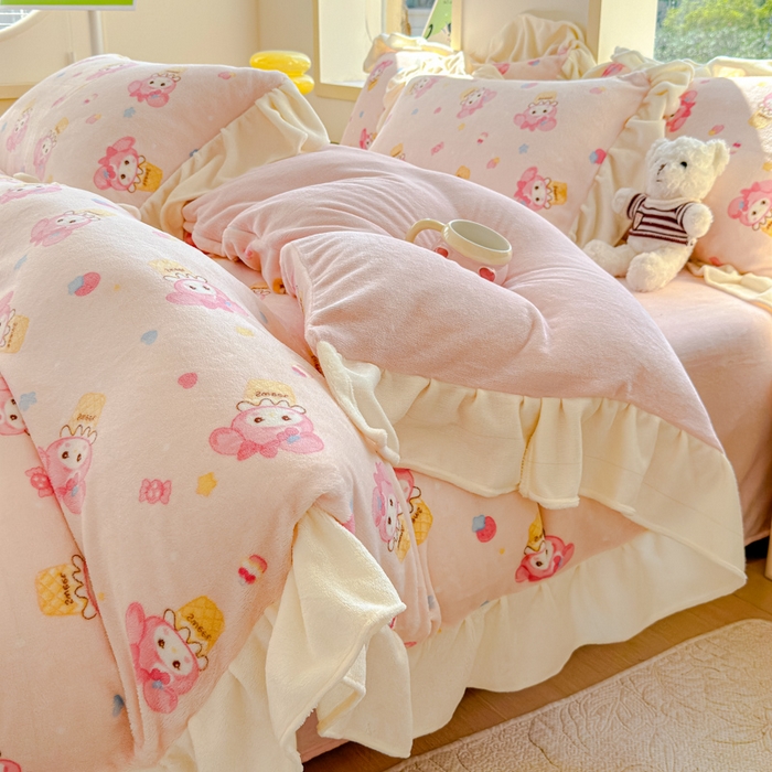 91家纺网 家纺一手货源 找家纺 瑞钰 2025新款韩版花边牛奶绒四件套 甜甜蛋卷