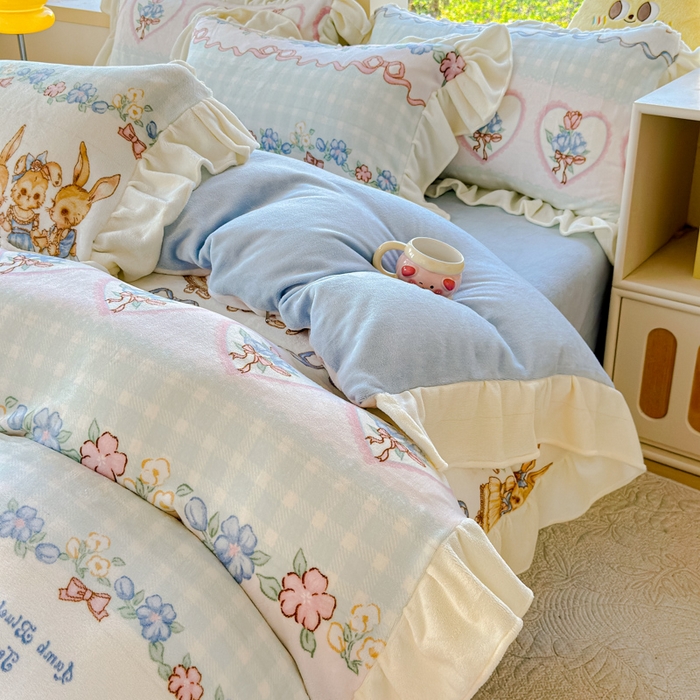 91家纺网 家纺一手货源 找家纺 瑞钰 2025新款韩版花边牛奶绒四件套 小兔故事会