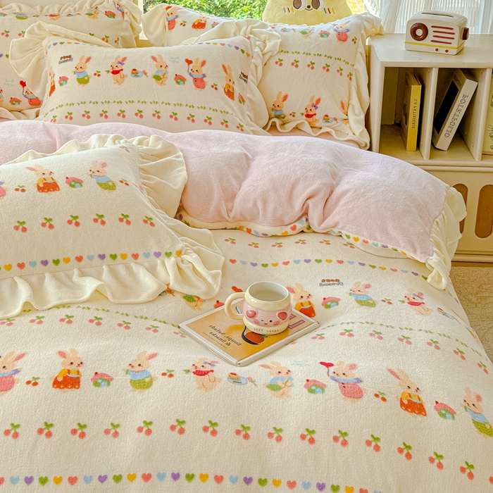 91家纺网 家纺一手货源 找家纺 瑞钰 2025新款韩版花边牛奶绒四件套 小兔乐园