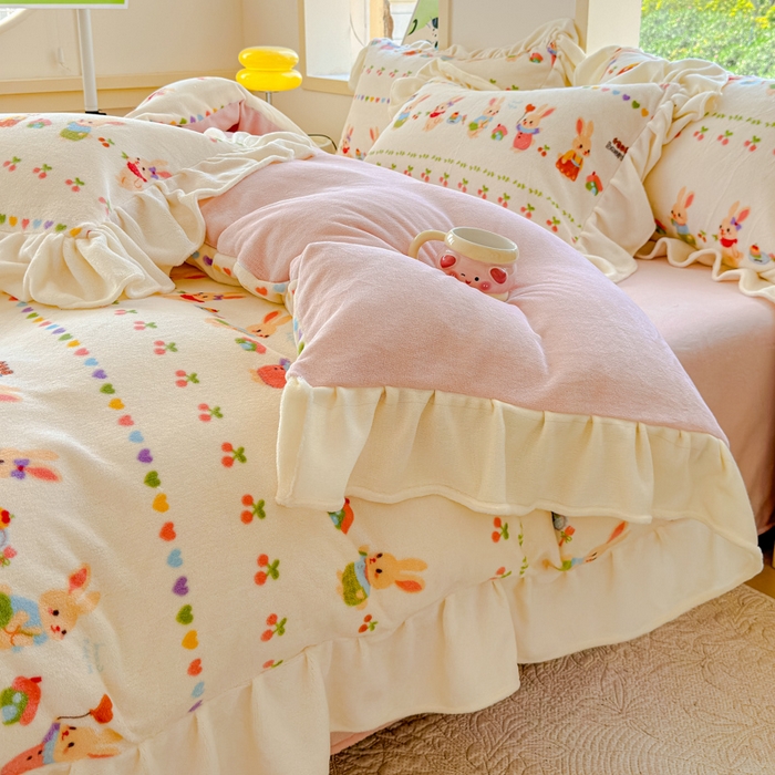 91家纺网 家纺一手货源 找家纺 瑞钰 2025新款韩版花边牛奶绒四件套 小兔乐园