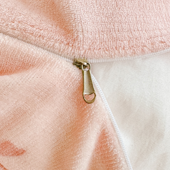 91家纺网 家纺一手货源 找家纺 瑞钰 2025新款韩版花边牛奶绒四件套 小熊来信