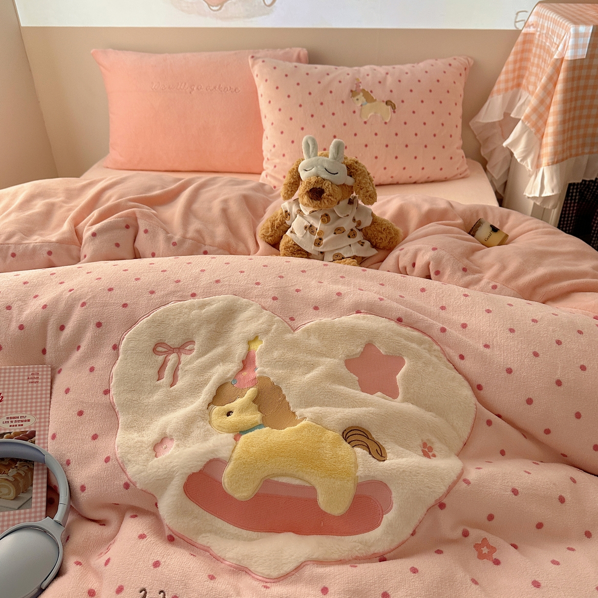 91家纺网 家纺一手货源 找家纺 瑞钰 2025新款亲肤保暖牛奶绒四件套 小木马