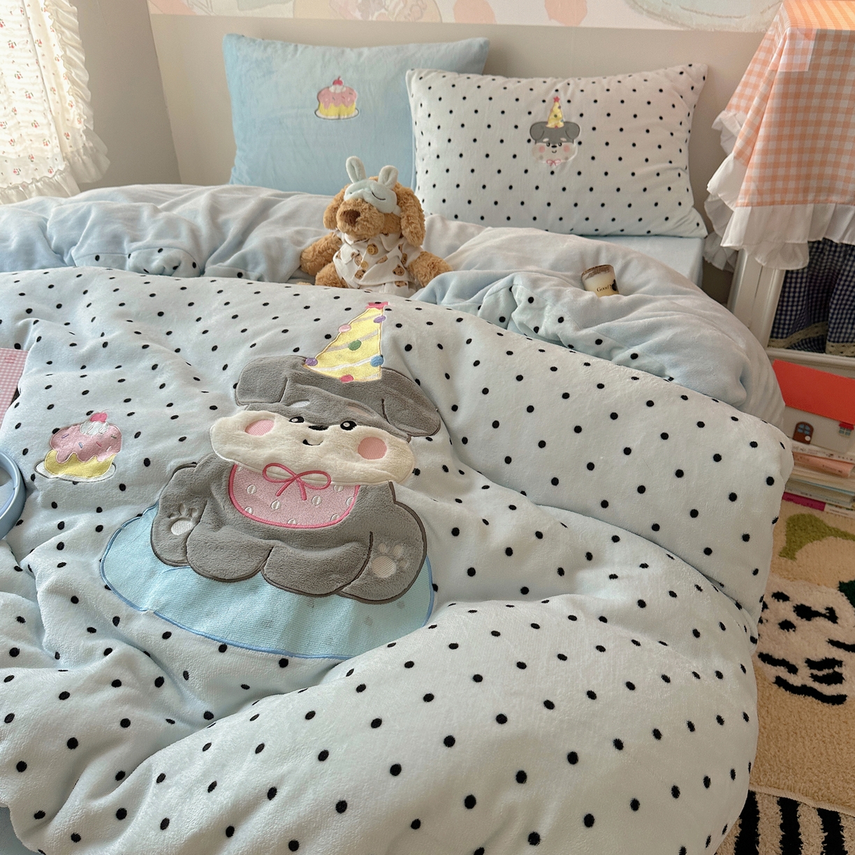 91家纺网 家纺一手货源 找家纺 瑞钰 2025新款亲肤保暖牛奶绒四件套 长帽小狗