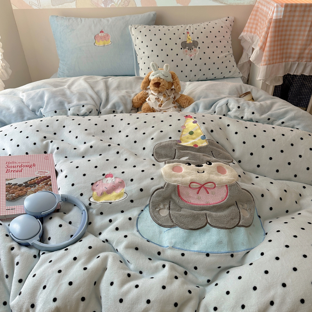 91家纺网 家纺一手货源 找家纺 瑞钰 2025新款亲肤保暖牛奶绒四件套 长帽小狗