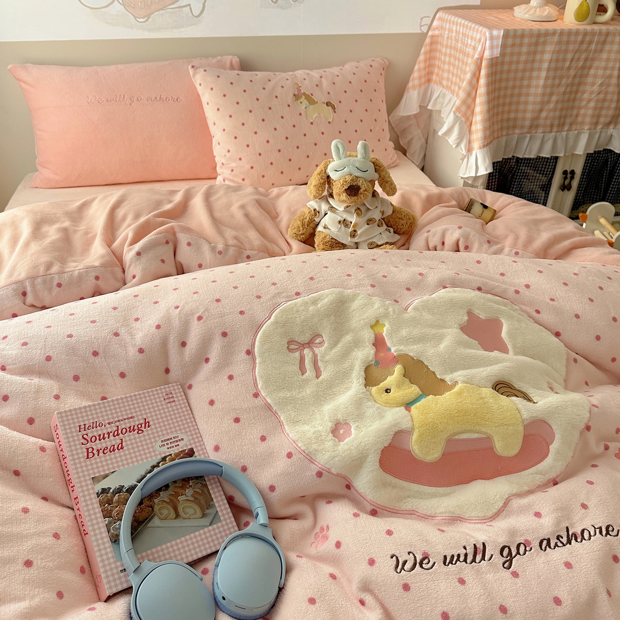 91家纺网 家纺一手货源 找家纺 瑞钰 2025新款亲肤保暖牛奶绒四件套 小木马