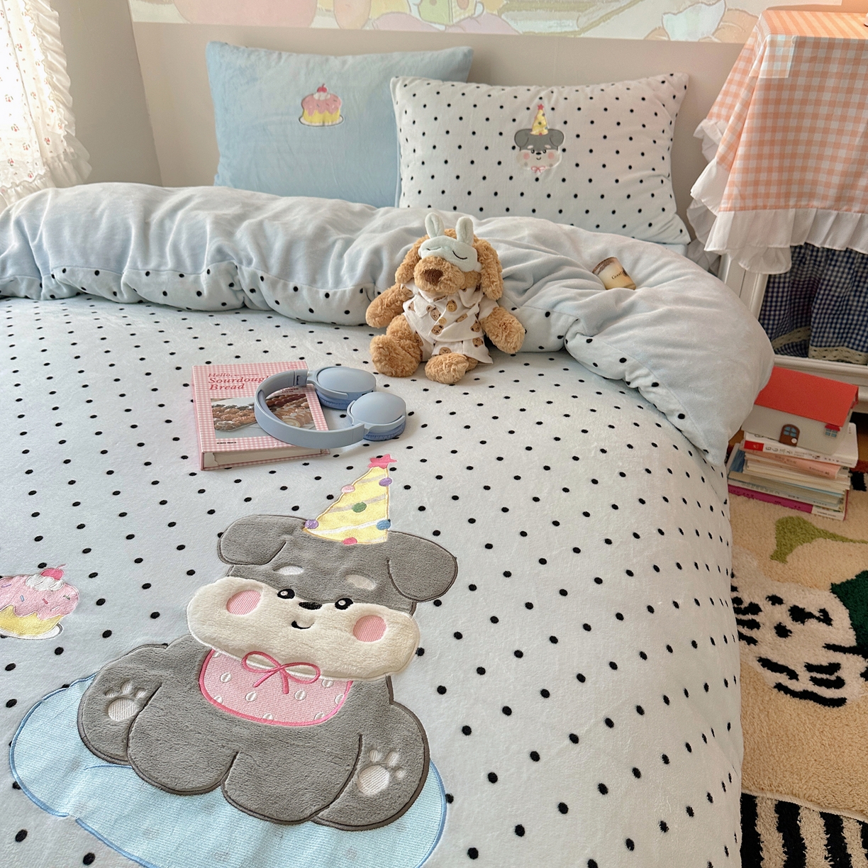 91家纺网 家纺一手货源 找家纺 瑞钰 2025新款亲肤保暖牛奶绒四件套 长帽小狗