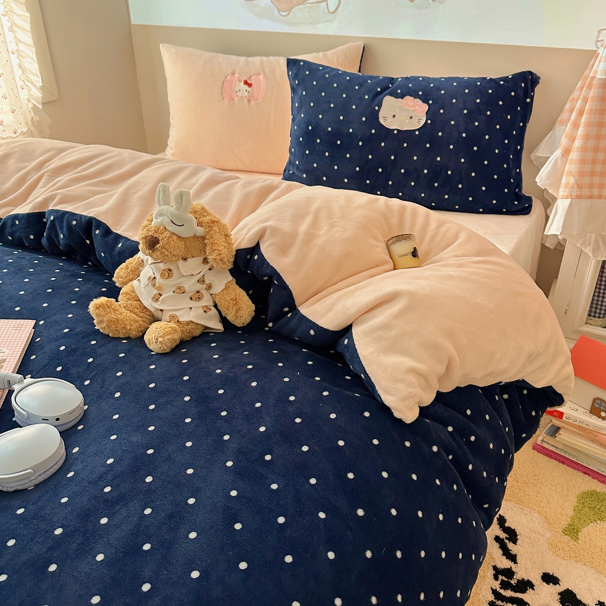 91家纺网 家纺一手货源 找家纺 瑞钰 2025新款亲肤保暖牛奶绒四件套 蓝波点小美