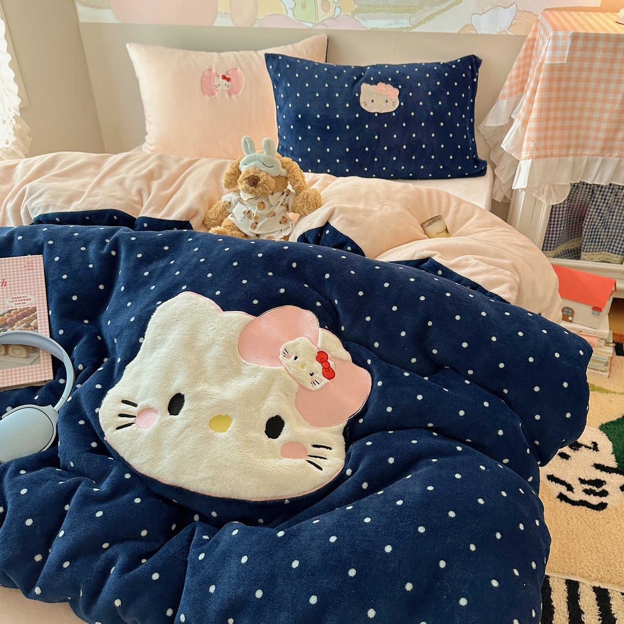 91家纺网 家纺一手货源 找家纺 瑞钰 2025新款亲肤保暖牛奶绒四件套 蓝波点小美