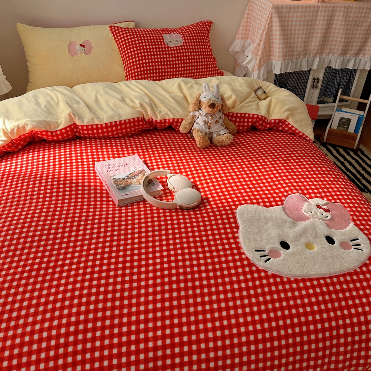 91家纺网 家纺一手货源 找家纺 瑞钰 2025新款亲肤保暖牛奶绒四件套 红格子小美