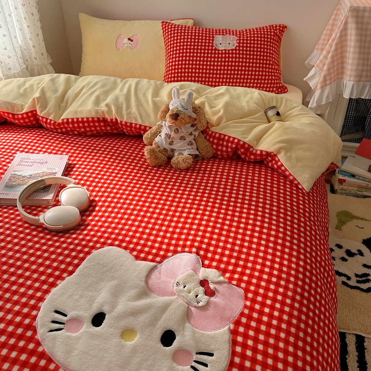 91家纺网 家纺一手货源 找家纺 瑞钰 2025新款亲肤保暖牛奶绒四件套 红格子小美