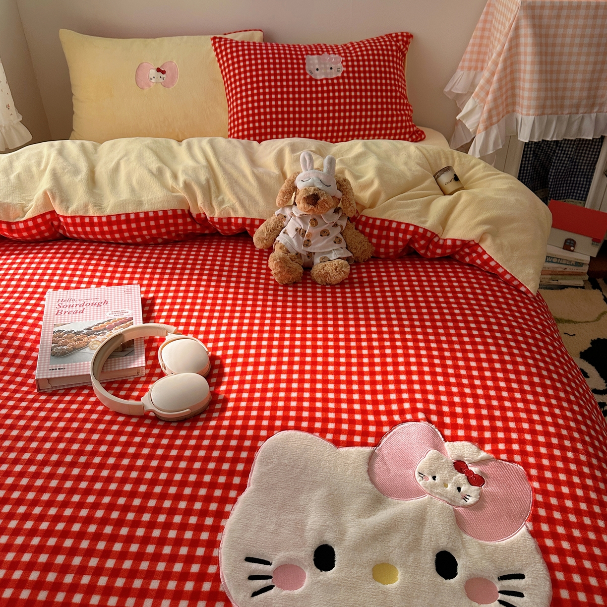 91家纺网 家纺一手货源 找家纺 瑞钰 2025新款亲肤保暖牛奶绒四件套 红格子小美