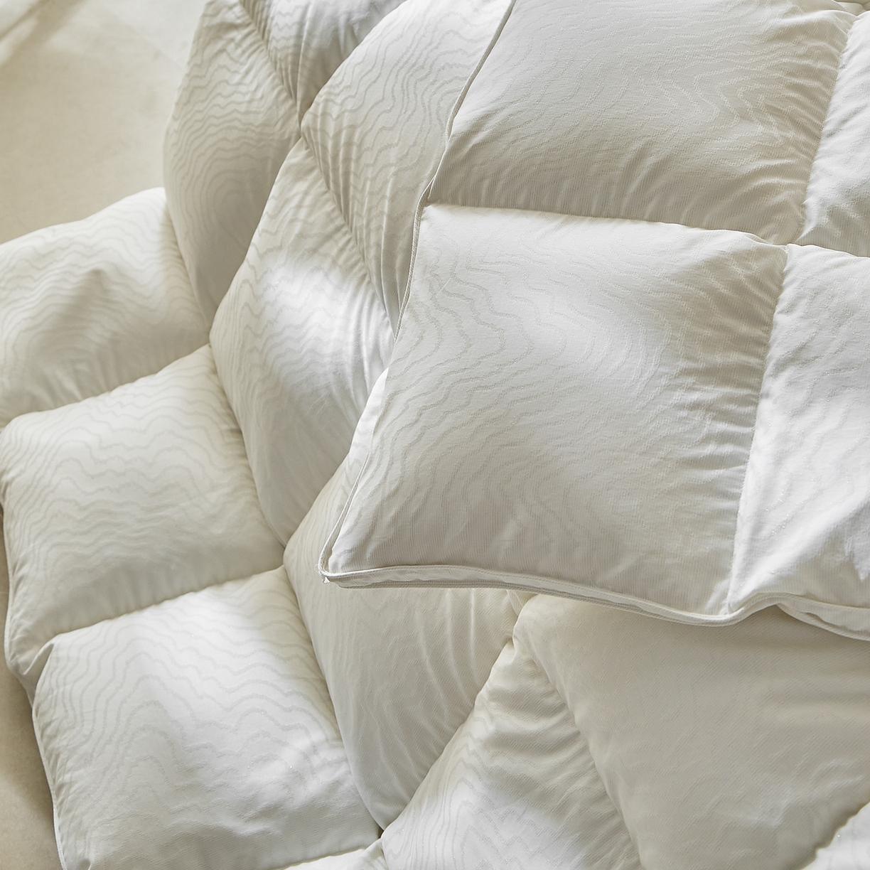 91家纺网 家纺一手货源 找家纺 （总）暖羽屋羽绒馆 2025新款95白鸭绒威利斯 羽绒被 绒子含量95加厚春秋婚庆羽绒被芯