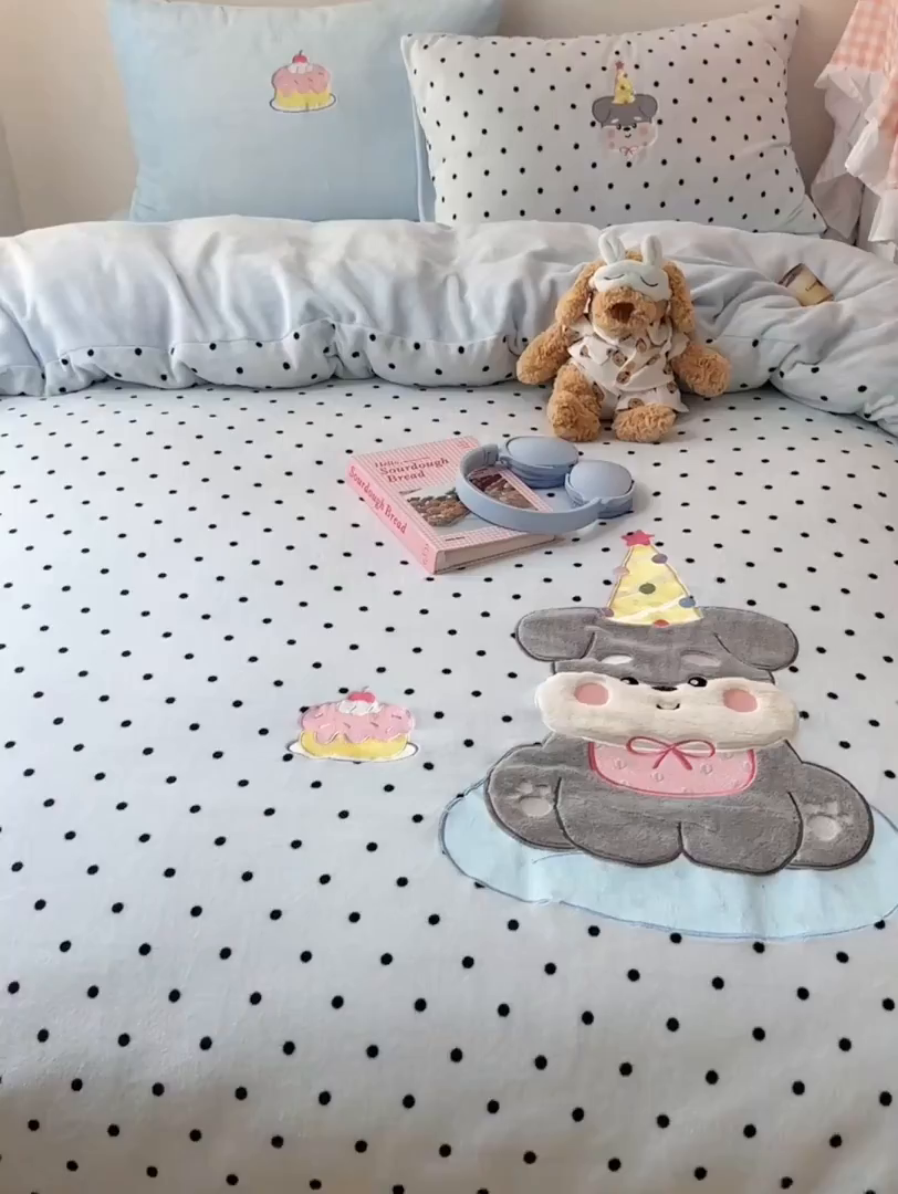 91家纺网 家纺一手货源 找家纺 瑞钰 2025新款亲肤保暖牛奶绒四件套 长帽小狗