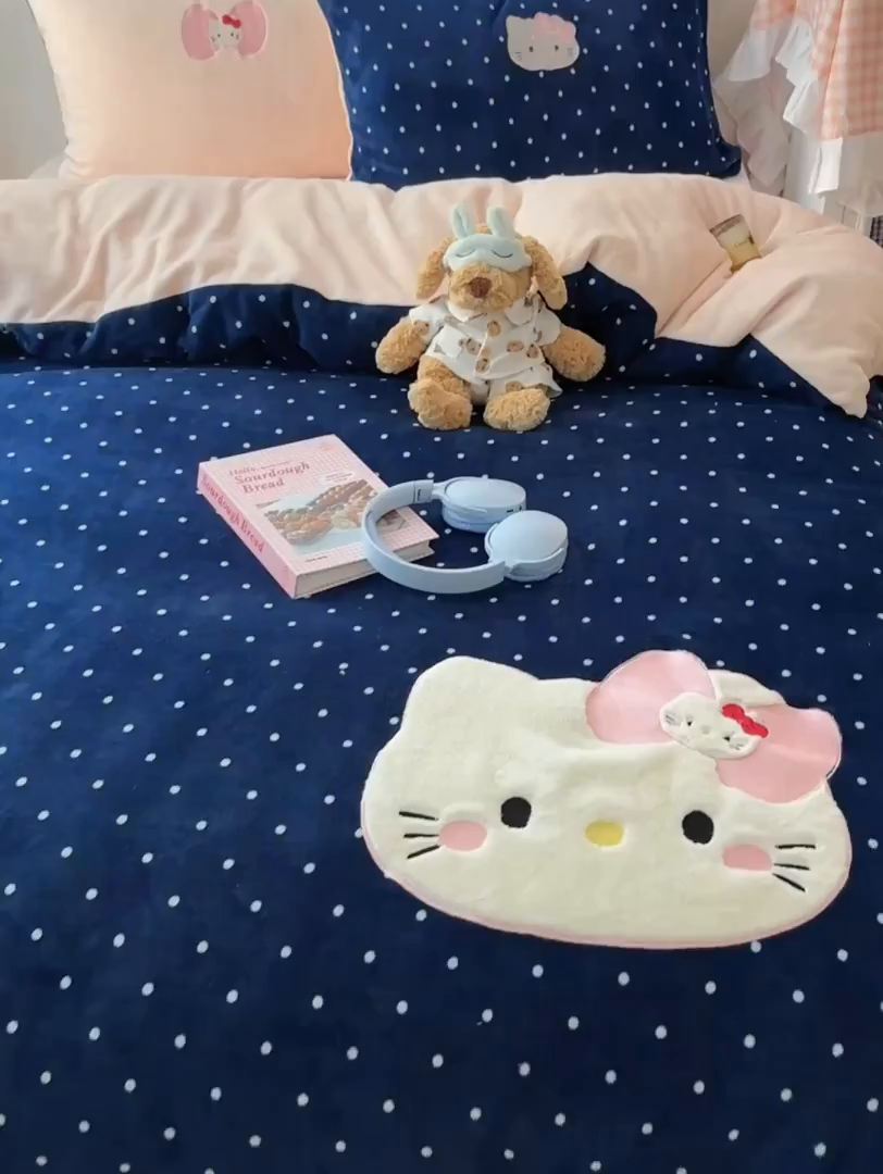 91家纺网 家纺一手货源 找家纺 瑞钰 2025新款亲肤保暖牛奶绒四件套 蓝波点小美