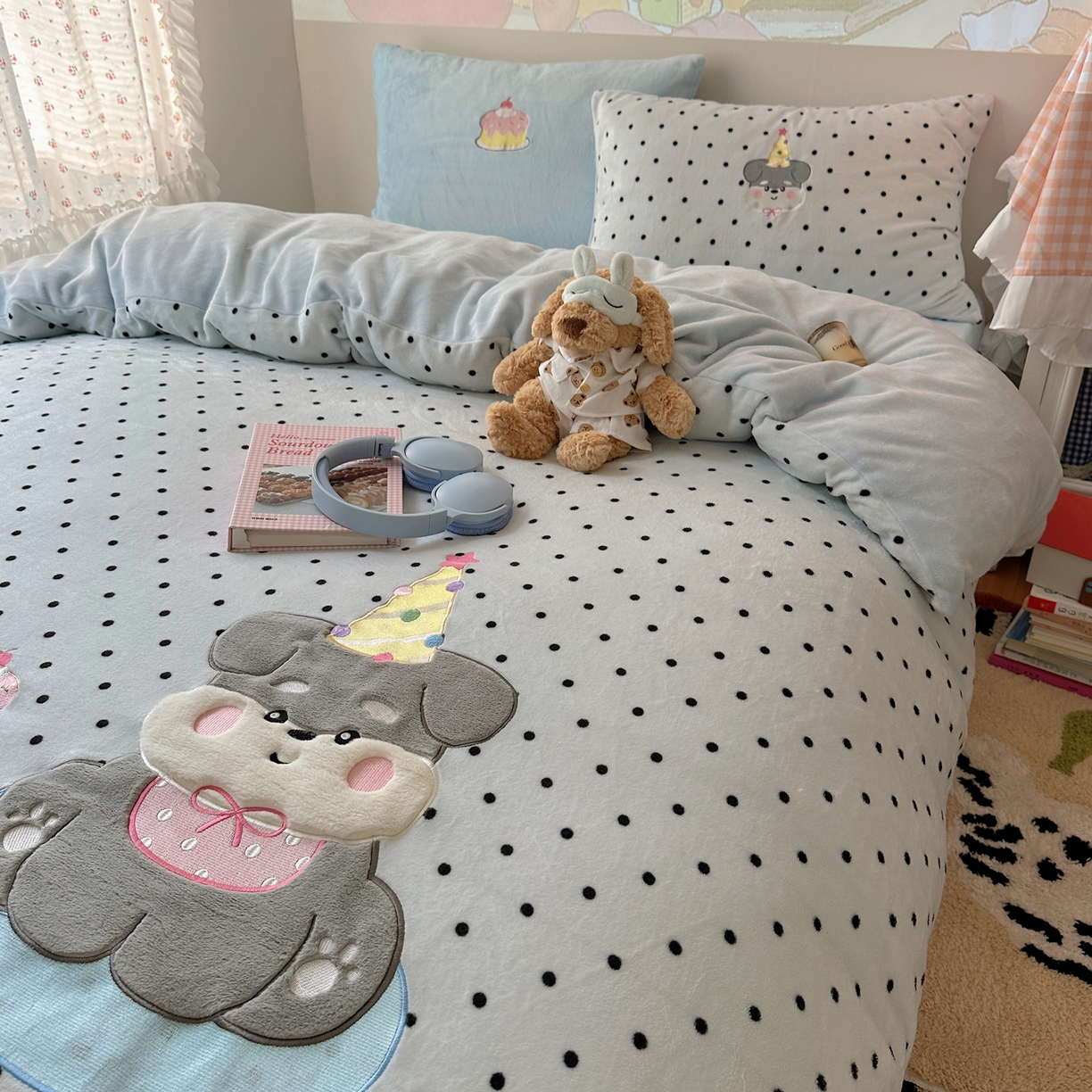 91家纺网 家纺一手货源 找家纺 瑞钰 2025新款亲肤保暖牛奶绒四件套 长帽小狗