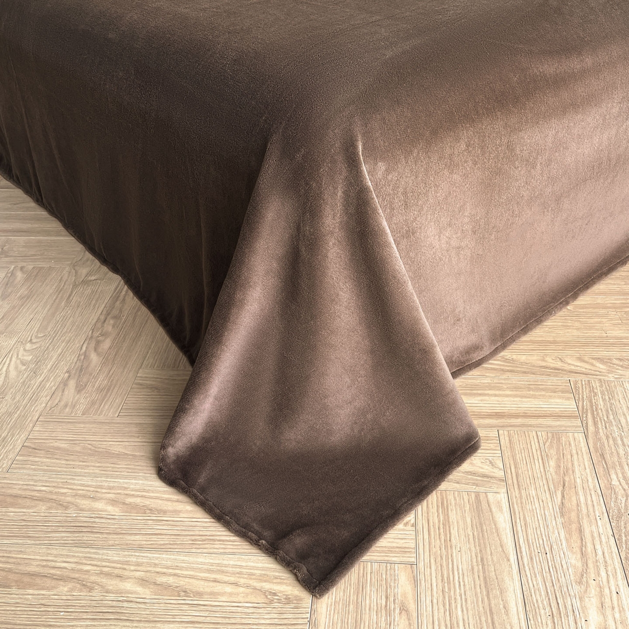 91家纺网 家纺一手货源 找家纺 帝王家纺 2025冬季法式新款加厚兔毛绒牛奶绒四件套保暖珊瑚绒 晚叶-香槟