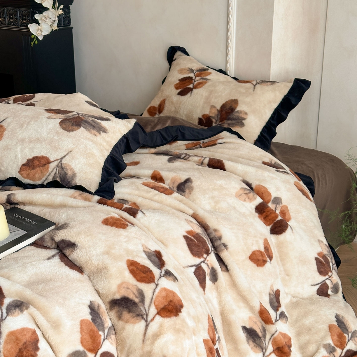 91家纺网 家纺一手货源 找家纺 帝王家纺 2025冬季法式新款加厚兔毛绒牛奶绒四件套保暖珊瑚绒 晚叶-香槟