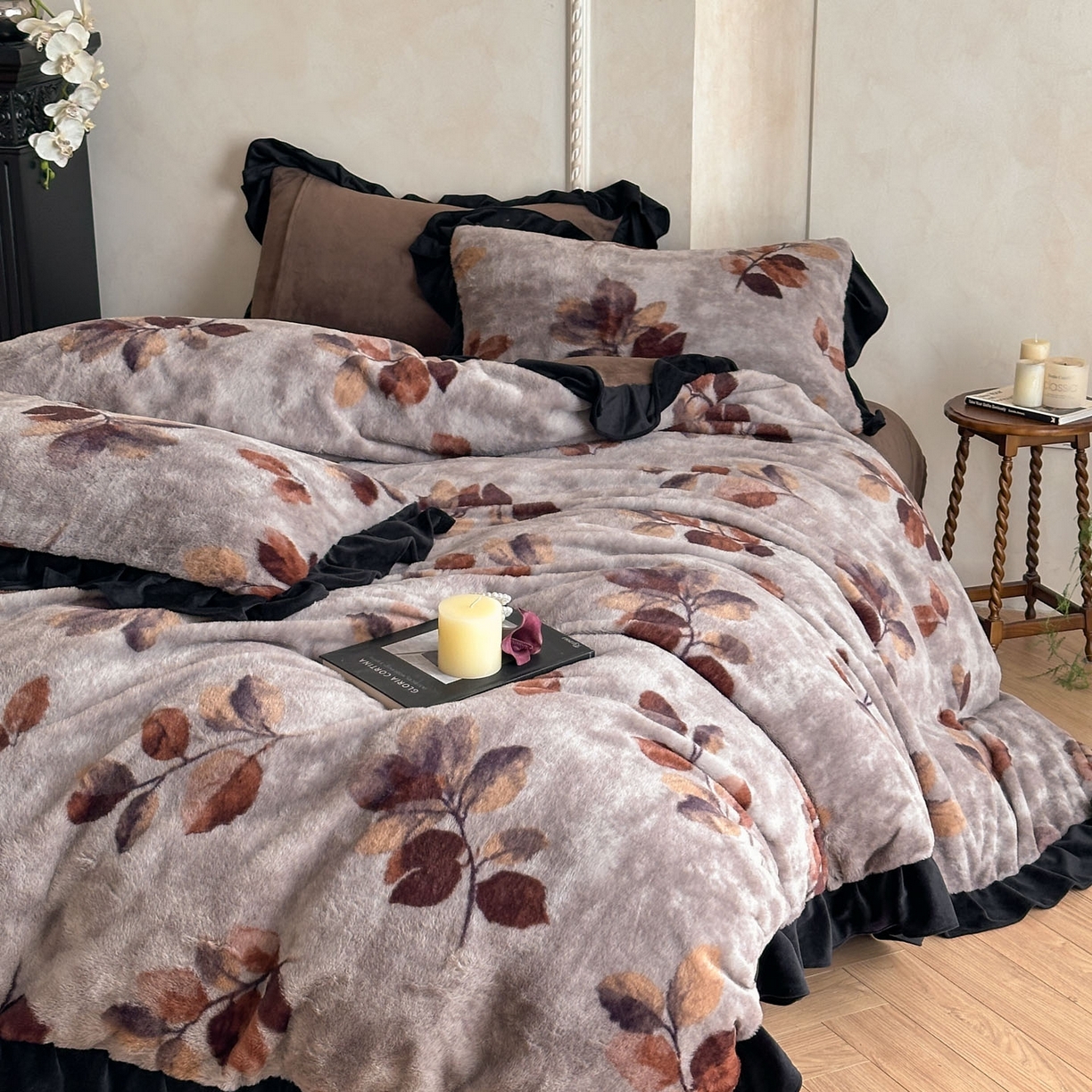 91家纺网 家纺一手货源 找家纺 帝王家纺 2025冬季法式新款加厚兔毛绒牛奶绒四件套保暖珊瑚绒 晚叶-灰