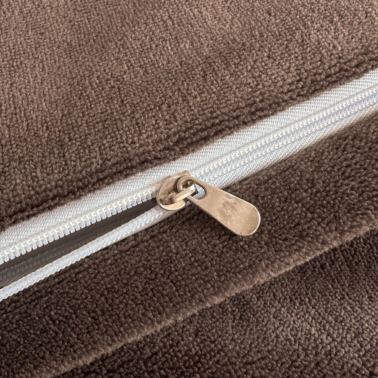 91家纺网 家纺一手货源 找家纺 帝王家纺 2025冬季法式新款加厚兔毛绒牛奶绒四件套保暖珊瑚绒 晚叶-灰