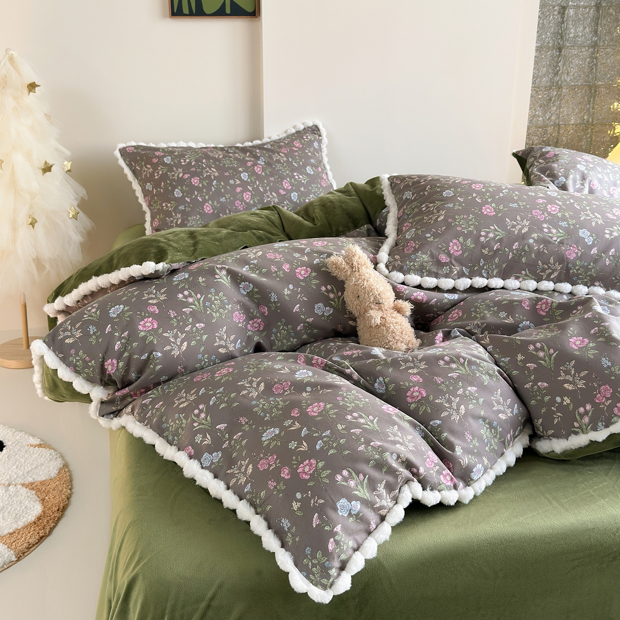 91家纺网 家纺一手货源 找家纺 怡家居 2025秋冬新款毛球花边棉加绒四件套 觅秋