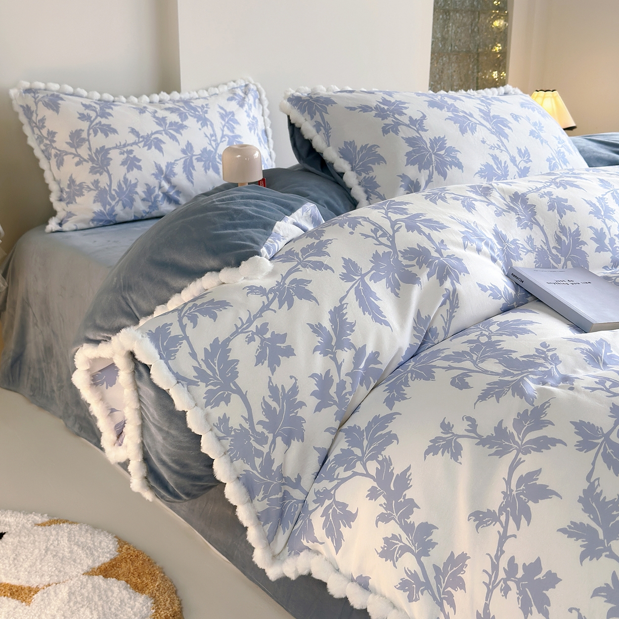 91家纺网 家纺一手货源 找家纺 怡家居 2025秋冬新款毛球花边棉加绒四件套 花不误