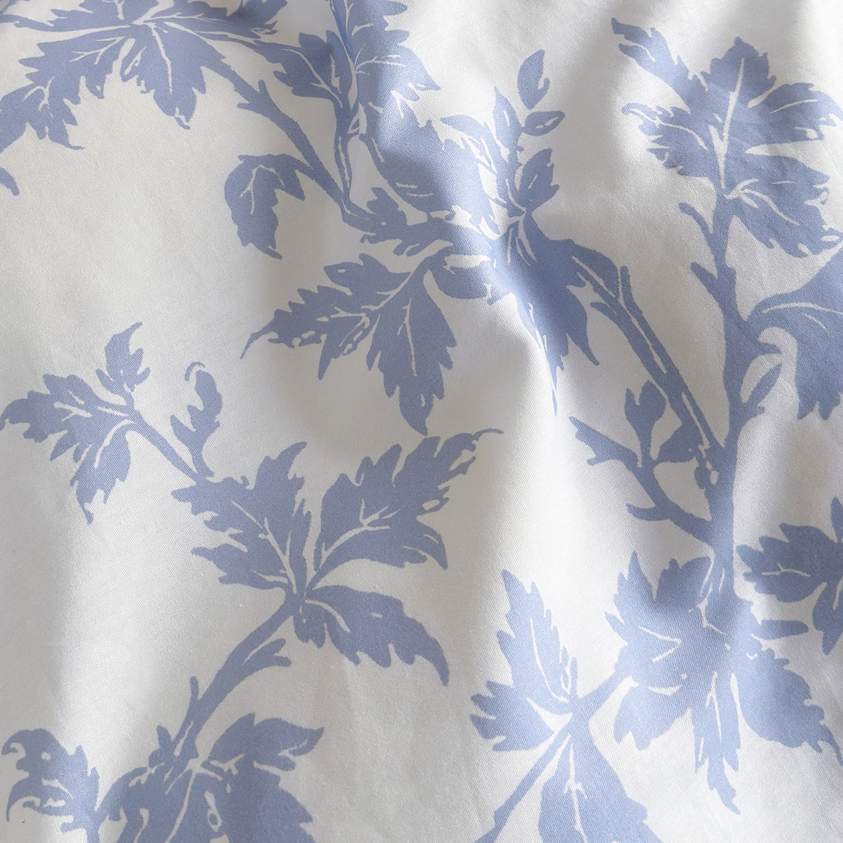 91家纺网 家纺一手货源 找家纺 怡家居 2025秋冬新款毛球花边棉加绒四件套 花不误