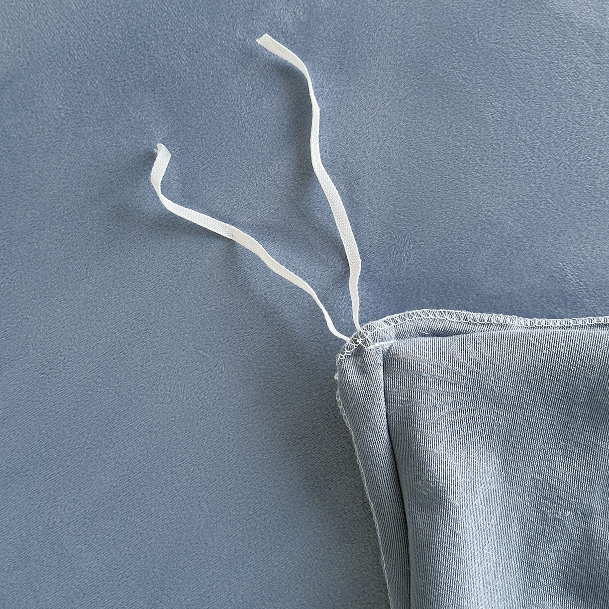 91家纺网 家纺一手货源 找家纺 怡家居 2025秋冬新款毛球花边棉加绒四件套 花不误