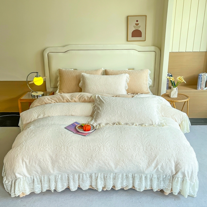 91家纺网 家纺一手货源 找家纺 木兰花 2025新款纯色雕花全消光牛奶绒 床盖款四件套-繁花绮梦 繁花绮梦-米咖