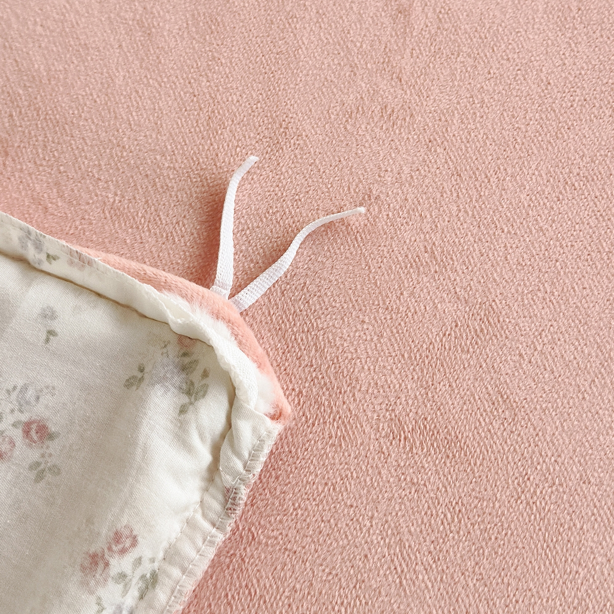 91家纺网 家纺一手货源 找家纺 怡家居 2025秋冬新款毛球花边棉加绒四件套 花亦然