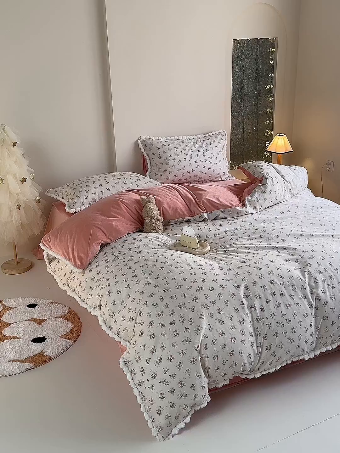 91家纺网 家纺一手货源 找家纺 怡家居 2025秋冬新款毛球花边棉加绒四件套 花亦然