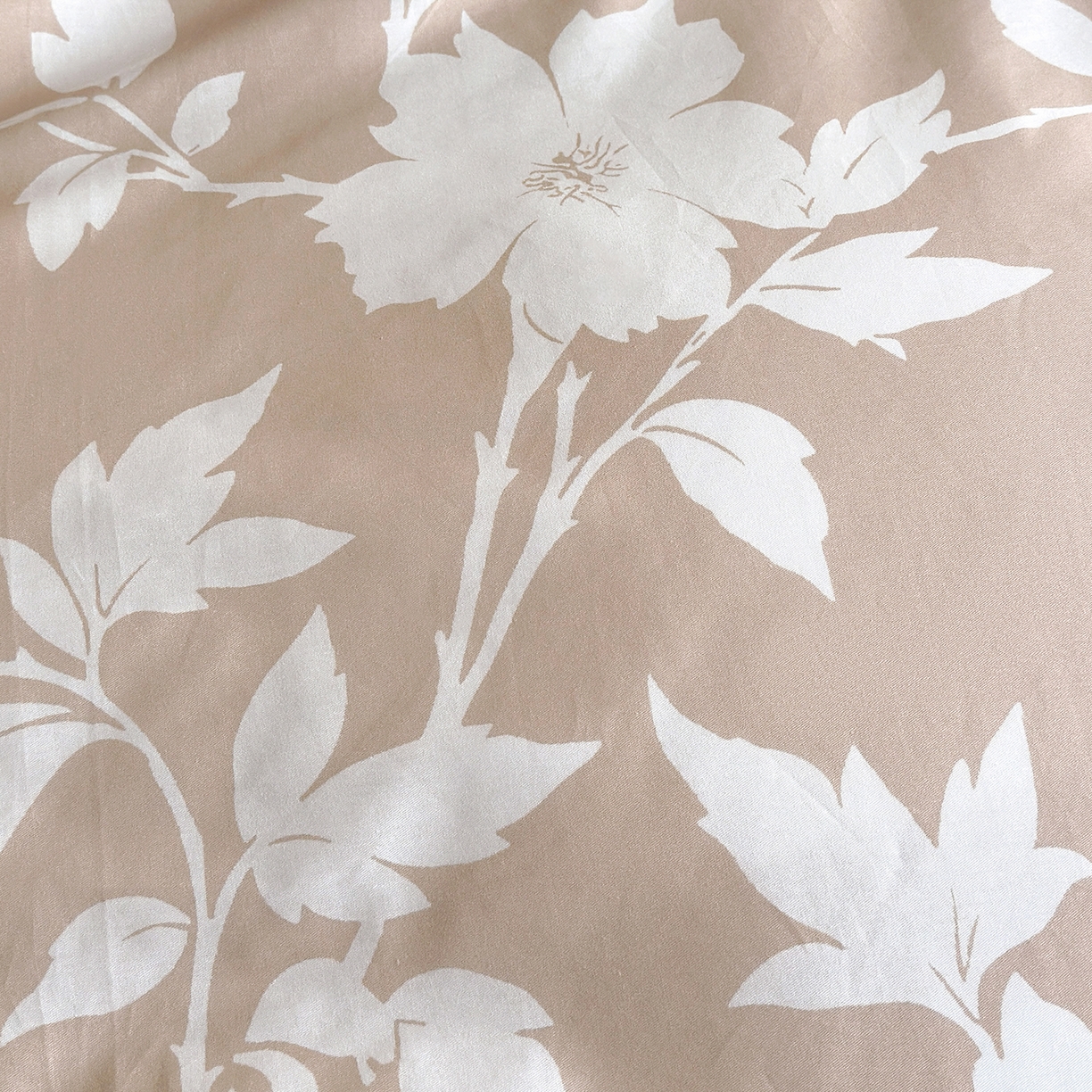 91家纺网 家纺一手货源 找家纺 怡家居 2025秋冬新款毛球花边棉加绒四件套 花影