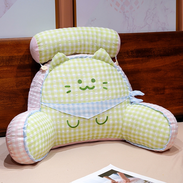 91家纺网 家纺一手货源 找家纺 （总）仟亿莱 2025新款方巾喵格子拥抱式腰靠