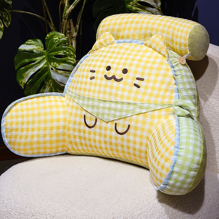 91家纺网 家纺一手货源 找家纺 （总）仟亿莱 2025新款方巾喵格子拥抱式腰靠