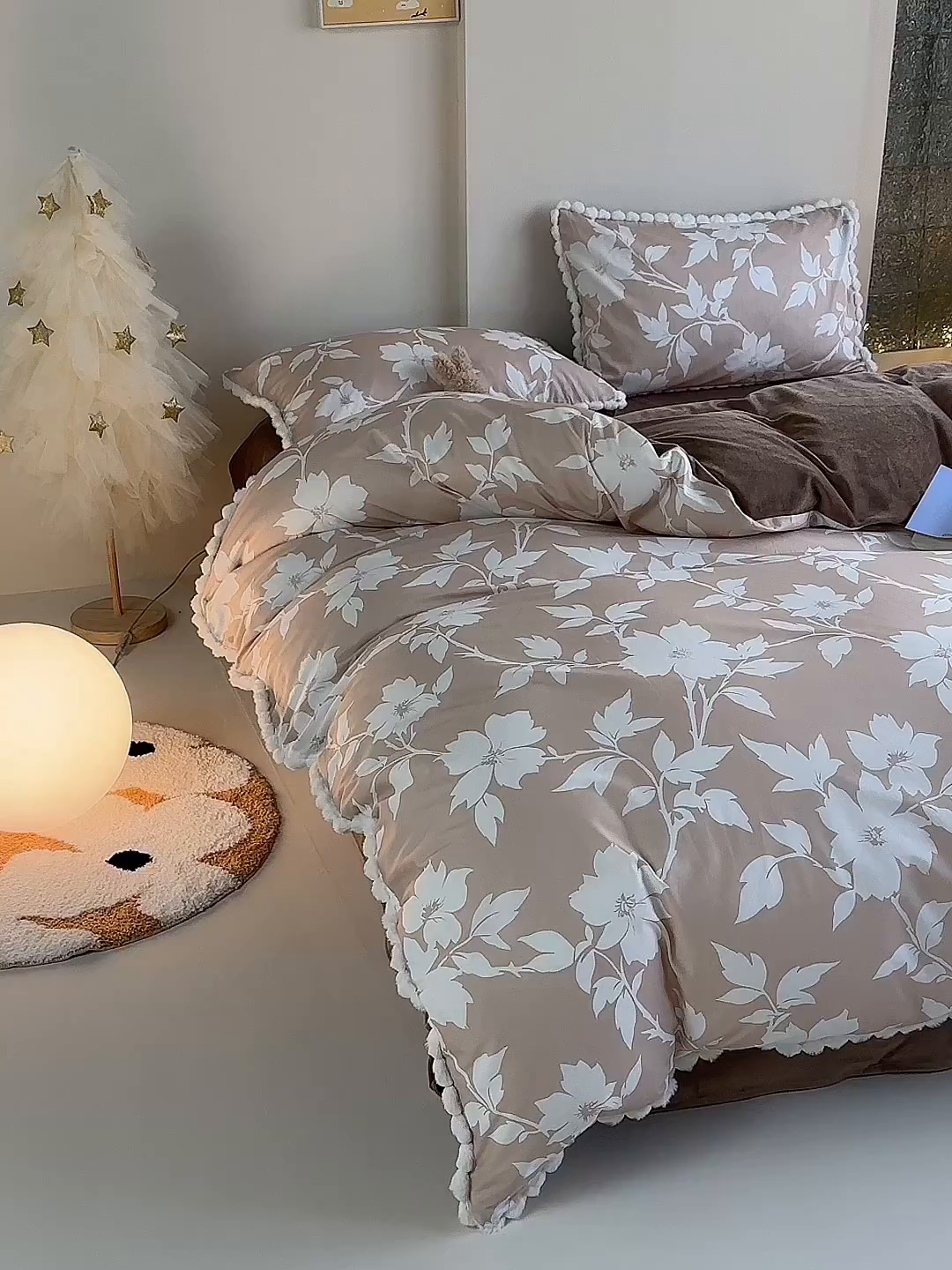 91家纺网 家纺一手货源 找家纺 怡家居 2025秋冬新款毛球花边棉加绒四件套 花影