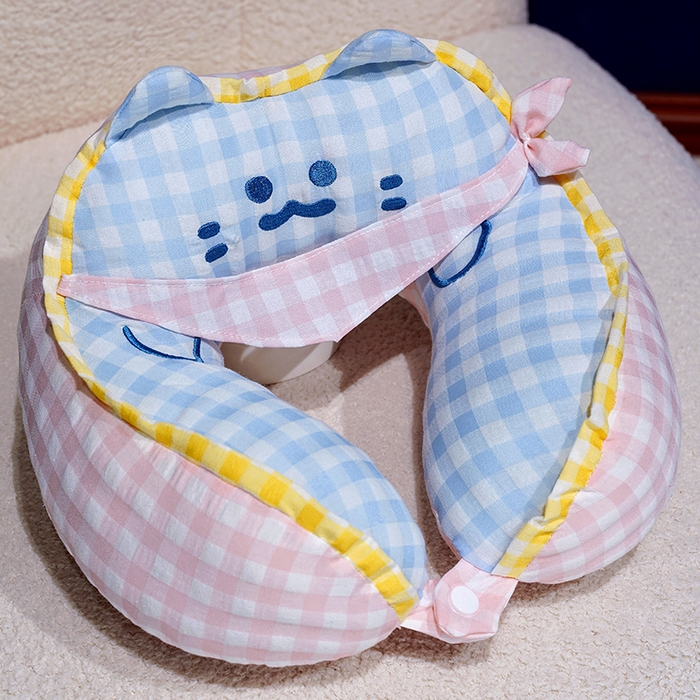 91家纺网 家纺一手货源 找家纺 （总）仟亿莱 2025新款方巾喵格子驼峰U型枕