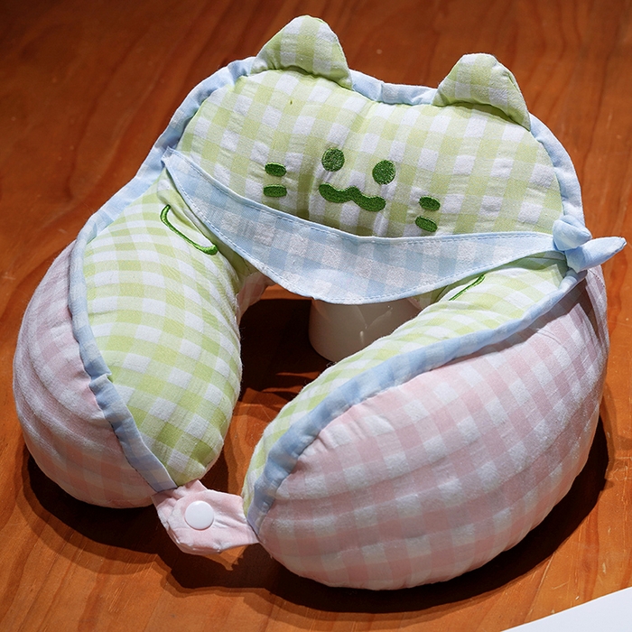 91家纺网 家纺一手货源 找家纺 （总）仟亿莱 2025新款方巾喵格子驼峰U型枕