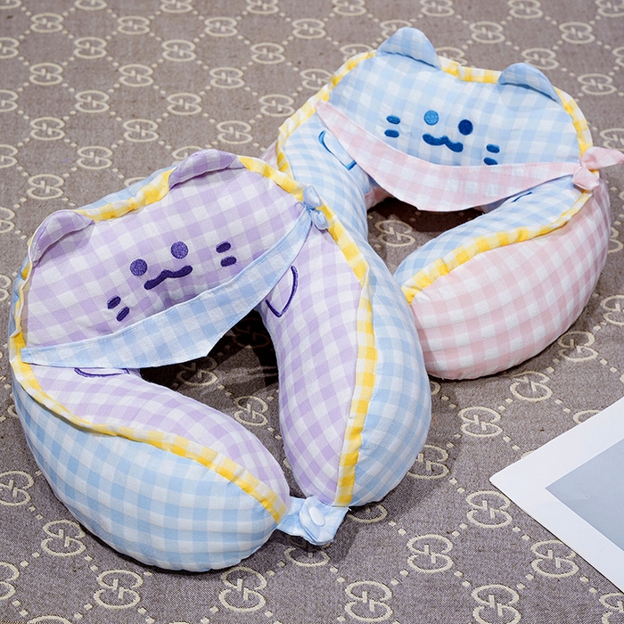 91家纺网 家纺一手货源 找家纺 仟亿莱 2025新款方巾喵格子驼峰U型枕 组合图仅供展示不可下单