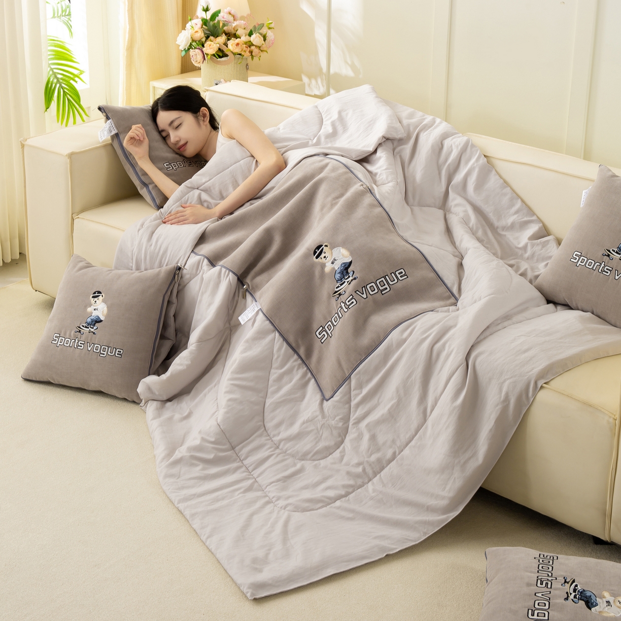 91家纺网 家纺一手货源 找家纺 （总）多今家纺 2026新款水洗棉雪尼尔刺绣抱枕被子-滑板熊系列