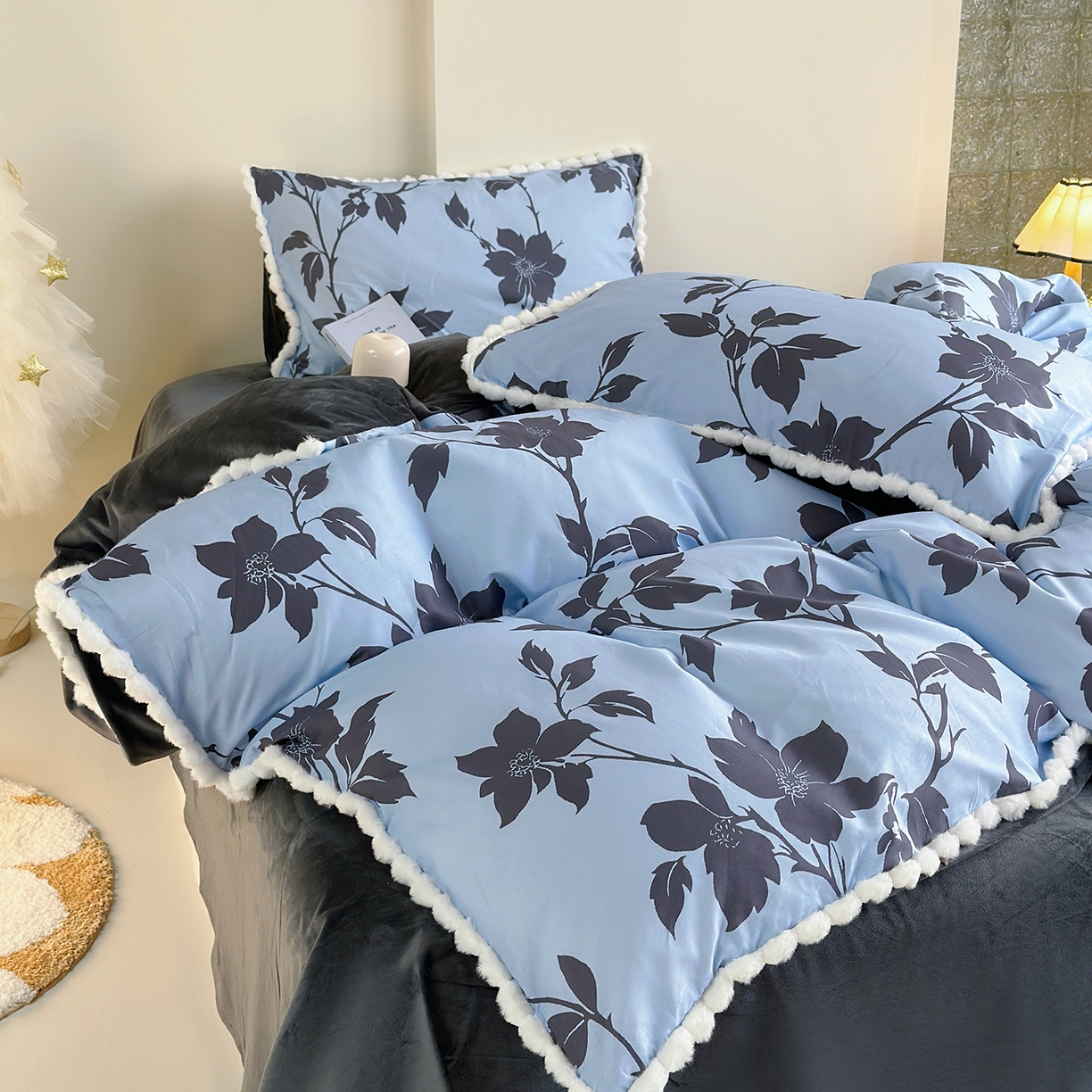 91家纺网 家纺一手货源 找家纺 怡家居 2025秋冬新款毛球花边棉加绒四件套 剪影