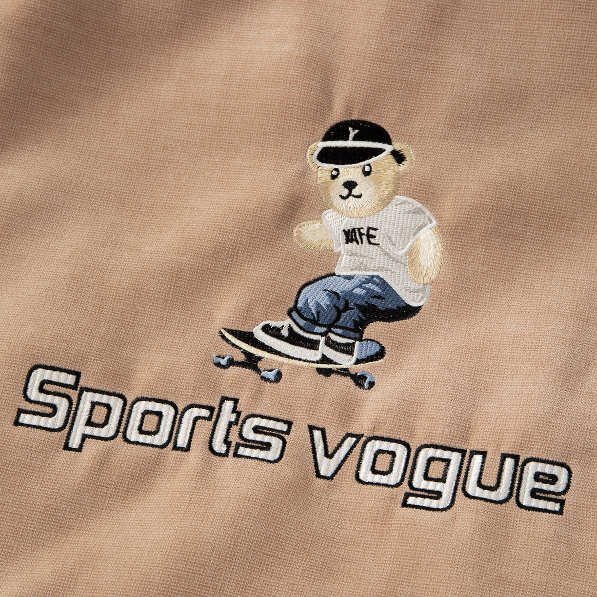 91家纺网 家纺一手货源 找家纺 多今家纺 2025新款水洗棉雪尼尔刺绣抱枕被子-滑板熊系列 滑板熊-淡桃红