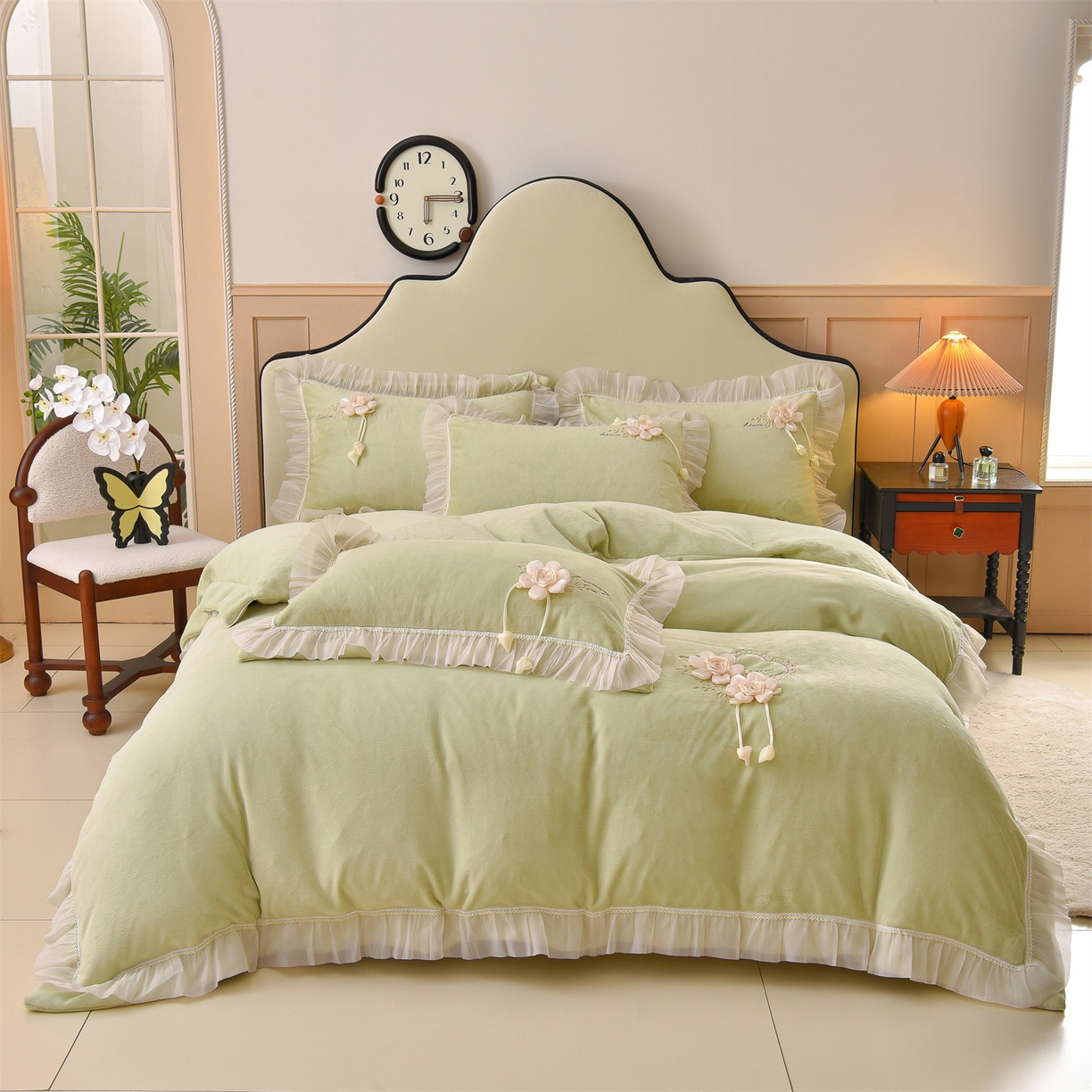 91家纺网 家纺一手货源 找家纺 （总）鼎飞家纺 2025新款A类高克重牛奶绒绣花四件套--舒蕾系列