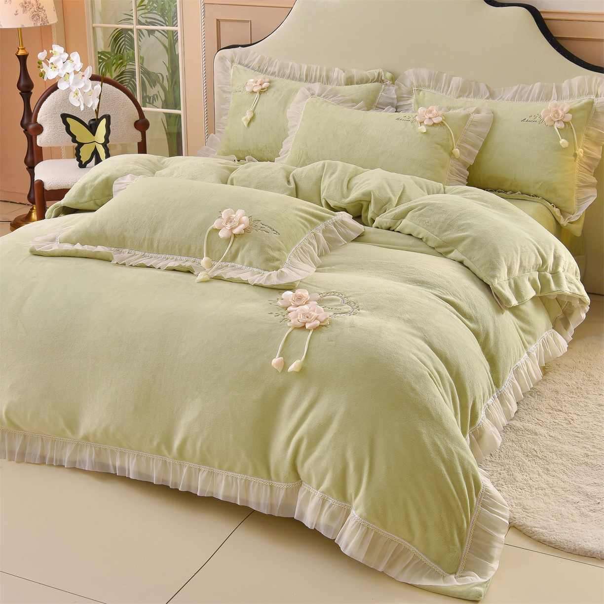 91家纺网 家纺一手货源 找家纺 （总）鼎飞家纺 2025新款A类高克重牛奶绒绣花四件套--舒蕾系列